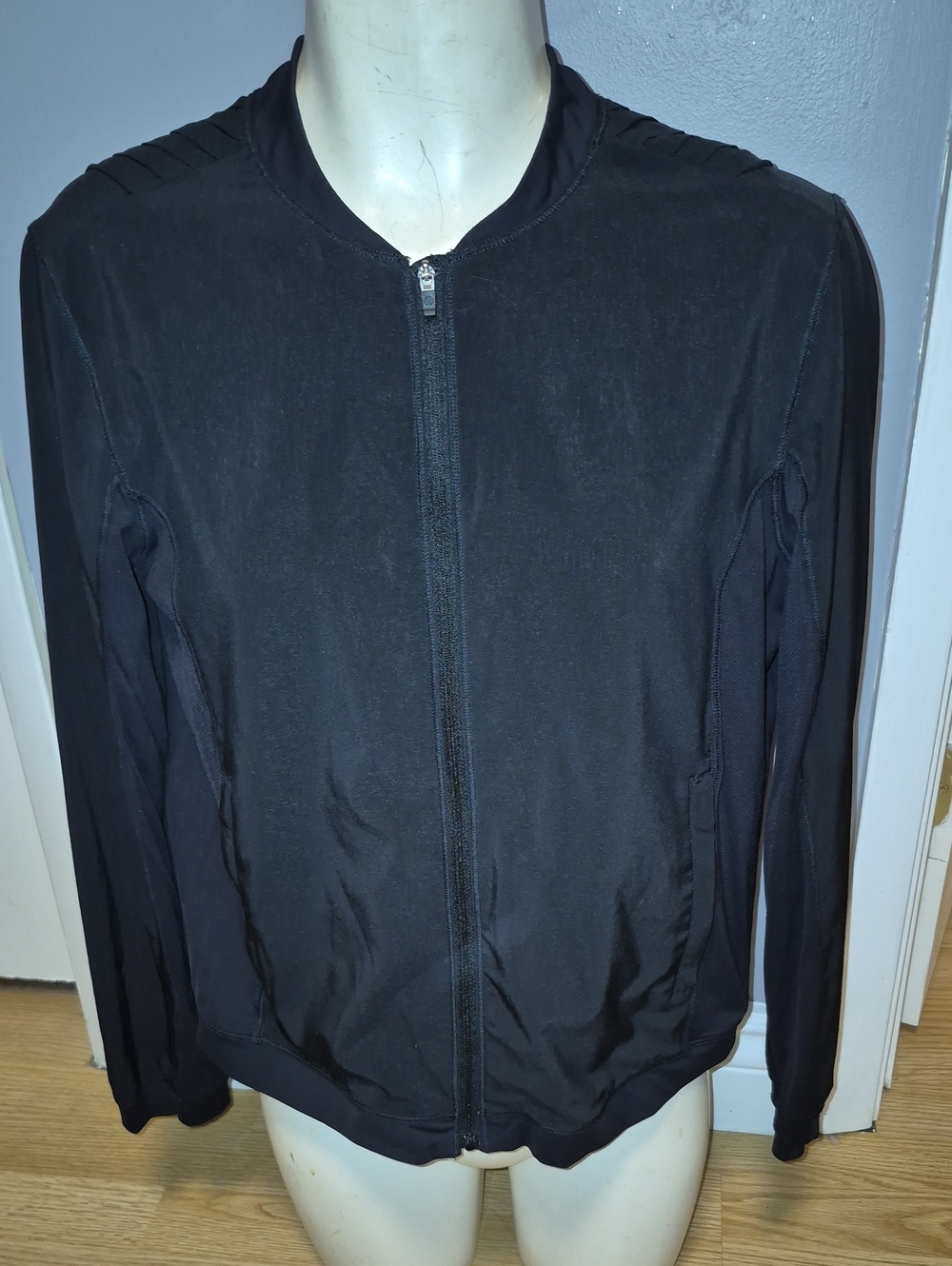 lululemon athletica Time To Shine Black Lightweight Zip-Front Windbreaker Size 6